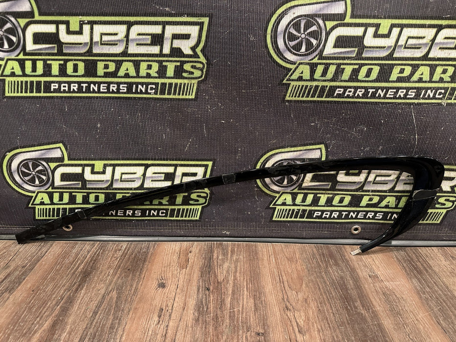 2020 BMW M4 F82 REAR LEFT QUARTER WINDOW MOULDING TRIM OEM *RESIDUE/READ*