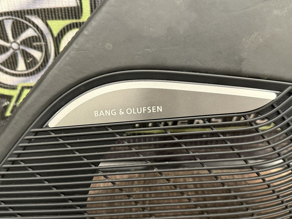 2021 AUDI R8 LEFT DOOR B&O BANG & OLUFSEN SPEAKER COVER TRIM OEM *READ/WEAR*