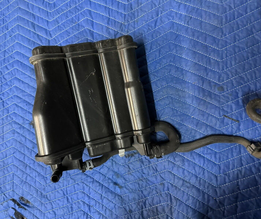 2017 AUDI R8 LAMBORGHINI HURACAN V10 FUEL VAPOR CANISTER 4S0 201 797 B 4S0201797