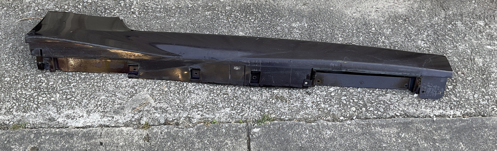 2011 NISSAN 370Z OEM RIGHT SIDE SKIRT ROCKER MOLDING PANEL *NAG*~COSMETIC DAMAE~