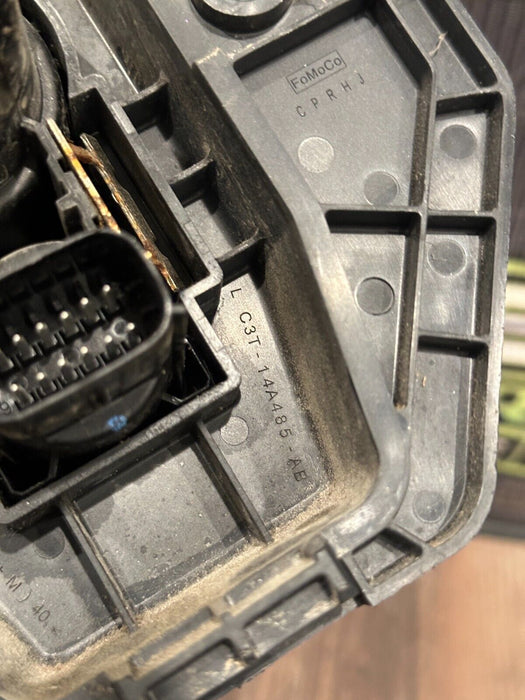 2017-2022 FORD F250F350 F450 GOOSNECK HITCH TRAILER BED PLUG OEM LC3T-14A485-AB