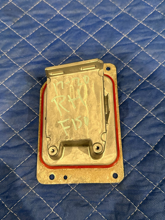 2017-2019 FORD F150 RAPTOR REAR RIGHT TAIL LIGHT BRACKET OEM
