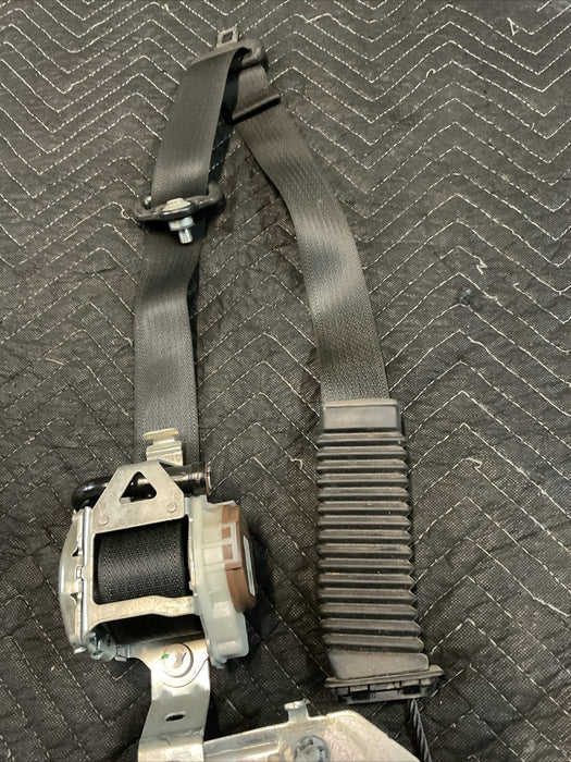2017 FORD F250 F350 F450 PLATINUM FRONT PASSENGER RIGHT SEATBELT RETRACTOR