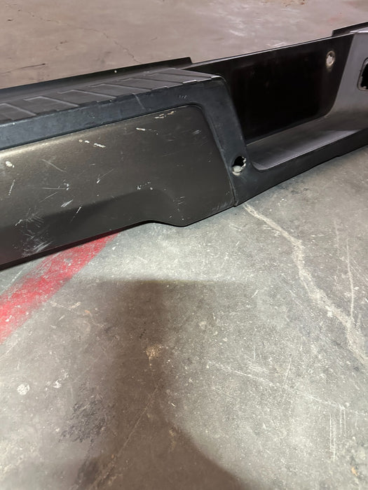 2017-2019 FORD F250 REAR BUMPER ASSEMBLY OEM (READ/SLIGHT SCUFFS SCRATCHES)