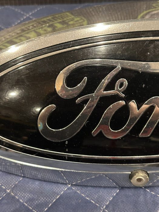 2017-2019 FORD F250 F350 F450 GRILLE EMBLEM WITH CAMERA OEM