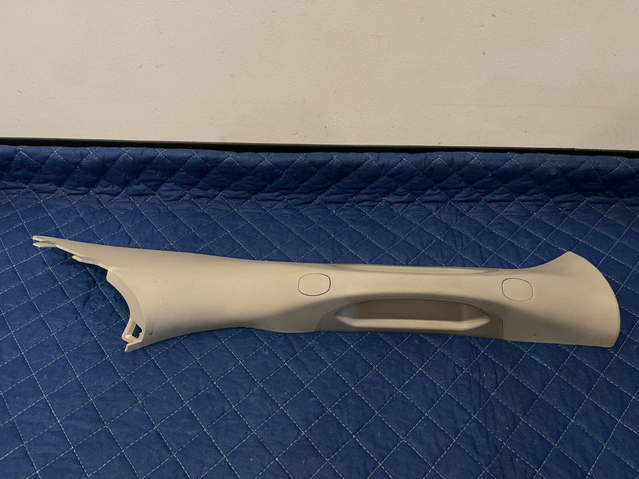 2017 DODGE RAM 2500 GRAY FRONT PASSENGER RIGHT GRAB HANDLE A PILLAR TRIM OEM