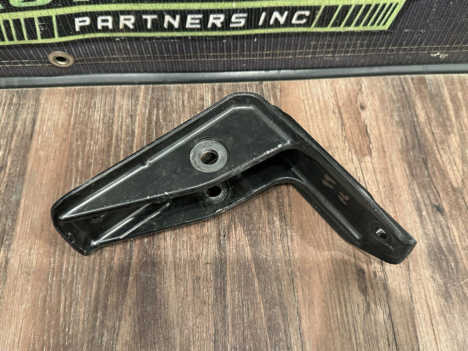 2021 AUDI R8 FRONT LEFT SUSPENSION STRUT TOP MOUNTING BRACKET OEM 4S0 805 363 B