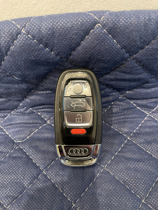 2017-2018 AUDI R8 V10 KEYLESS ENTRY KEY FOB OEM *DAMAGED*