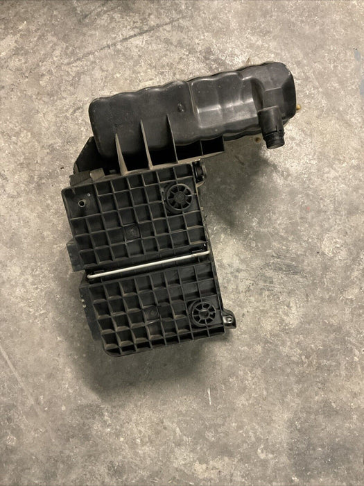 2017-2019 FORD F250 F350 F450 BATTERY HOLDER TRAY W/ RESERVOIR OEM 2017-2019