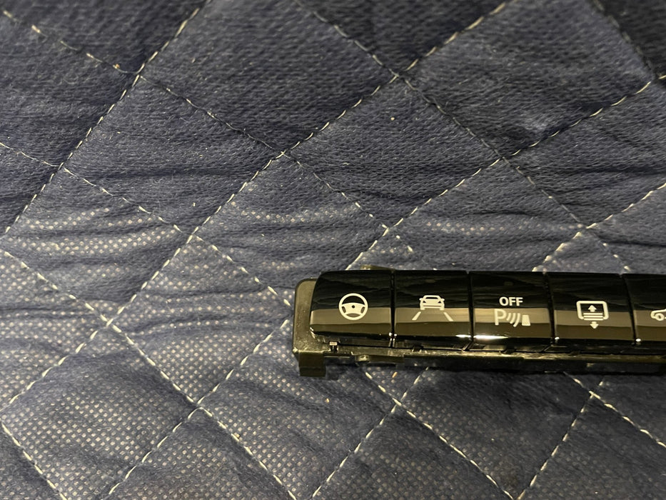 2019 MERCEDES-BENZ E63S AMG PARKING SENSOR SHADE SUSPENSION SWITCH 213 905 47 04
