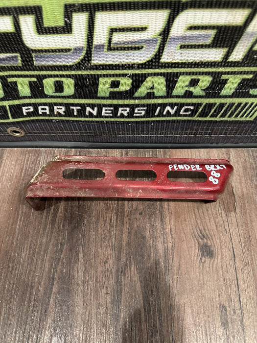 2016 2019 NISSAN TITAN XD PRO-4X FENDER BRACKET OEM