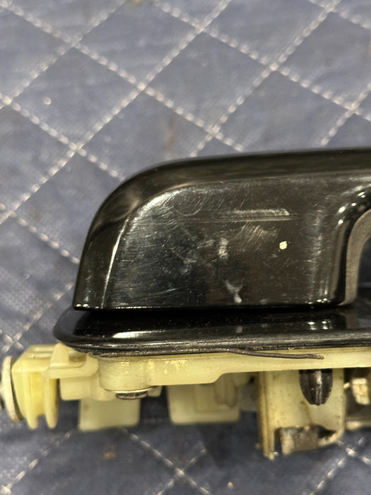 2017-2019 FORD F250 F350 F450 REAR RIGHT DOOR HANDLE OEM BLACK PEARL G1 *FLAW*