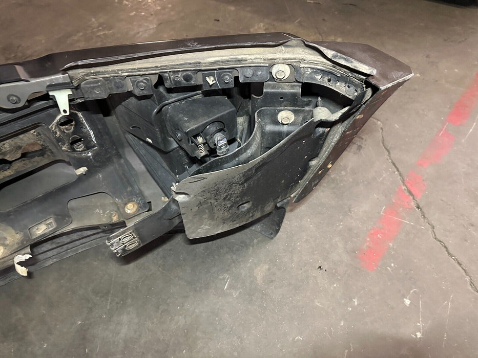 2017-2019 FORD F450 FRONT BUMPER ASSEMBLY OEM (READ/ MINOR DENTS/SCRATCHES)