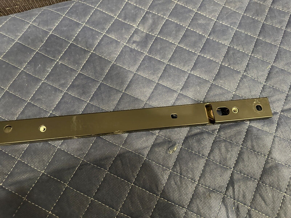 2018 AUDI R8 REAR RIGHT SUPPORT BAR BRACKET 4S0810142A 4S0 810 142 A