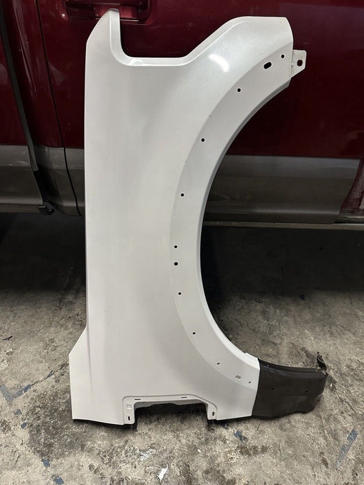 2017 FORD F250 F350 KING RANCH PASSENGER RH FENDER METALLIC WHITE / CARIBOU OEM