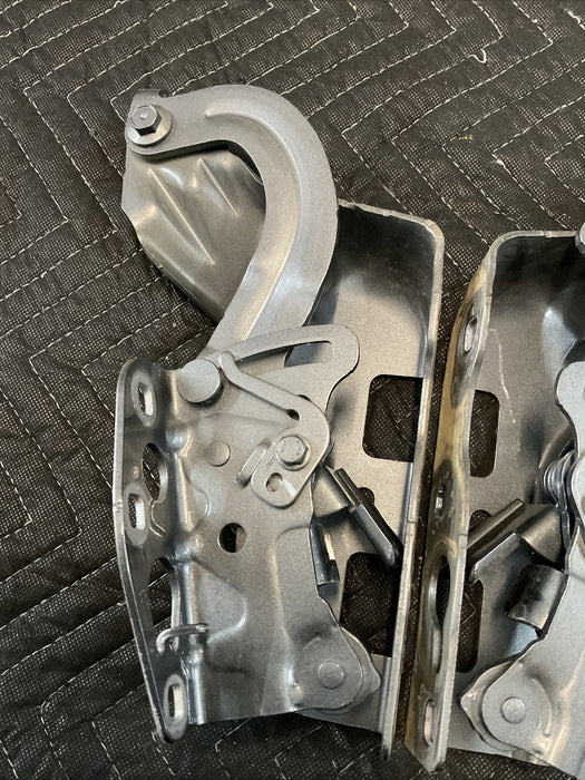 2018-2021 MERCEDES E63S AMG FRONT HOOD HINGE PAIR LH RH OEM 213 880 01 28