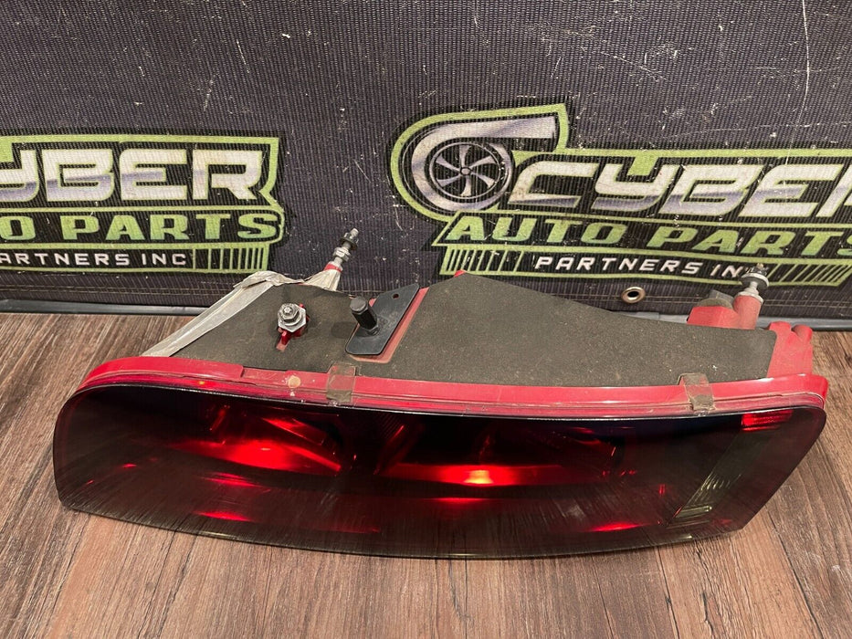 2012 AUDI R8 REAR PASSENGER RIGHT LED TAILIGHT OEM *TINTED/READ DESC*