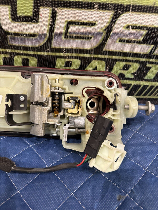 2017-2019 FORD F250 F350 F450 FRONT LEFT RUBY RED W/ CHROME HANDLE DOOR HANDLE