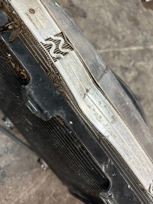 2014 AUDI R8 FRONT DRIVER LEFT RADIATOR 420 121 281 420121281 ASSEMBLY ~READ~