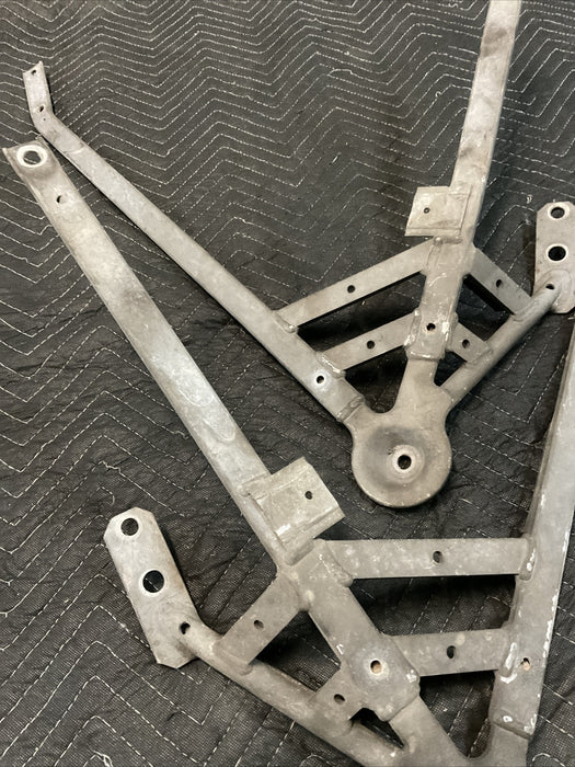 2015 BMW M4 REAR RIGHT LEFT PAIR SUSPENSION BRACKET OEM 67228464604