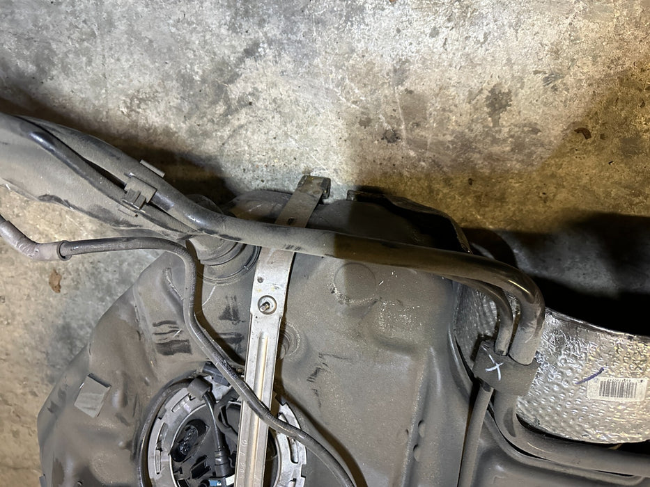 2015 MERCEDES BENZ C63S AMG FUEL TANK W/ FILLER NECK OEM