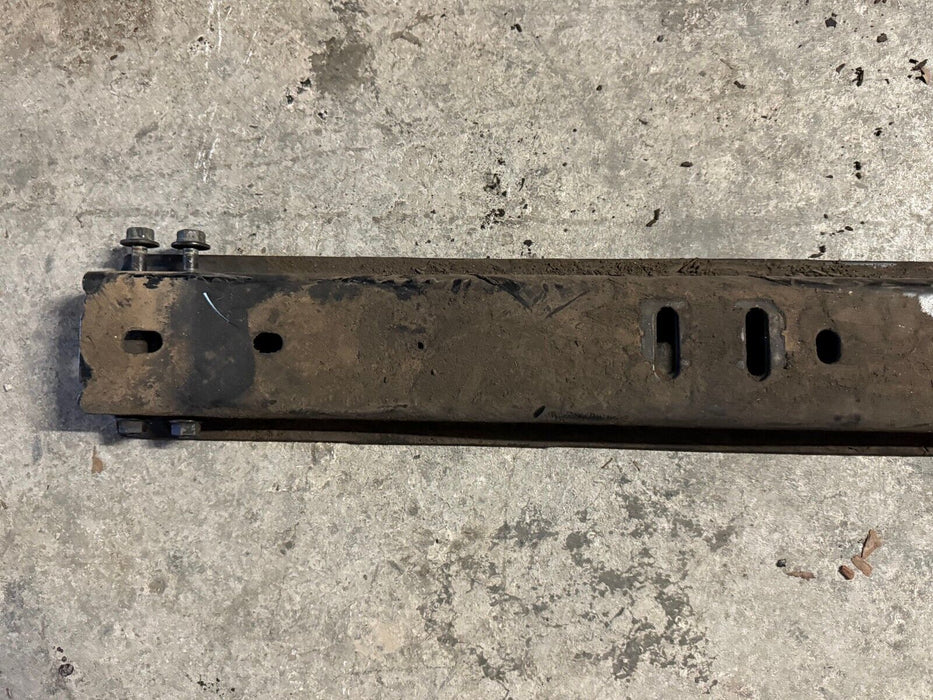 2017-2022 FORD F250 F350 F450 MIDDLE / CENTER FRAME CROSSMEMBER BRACKET OEM