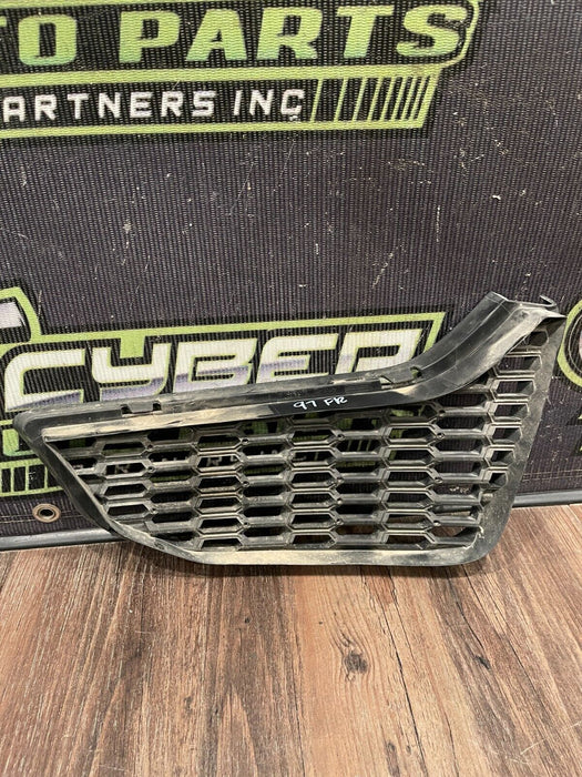 2020 BMW M4 F82 FRONT BUMPER GRILLES OEM (NOT COMPLETE SET/READ)