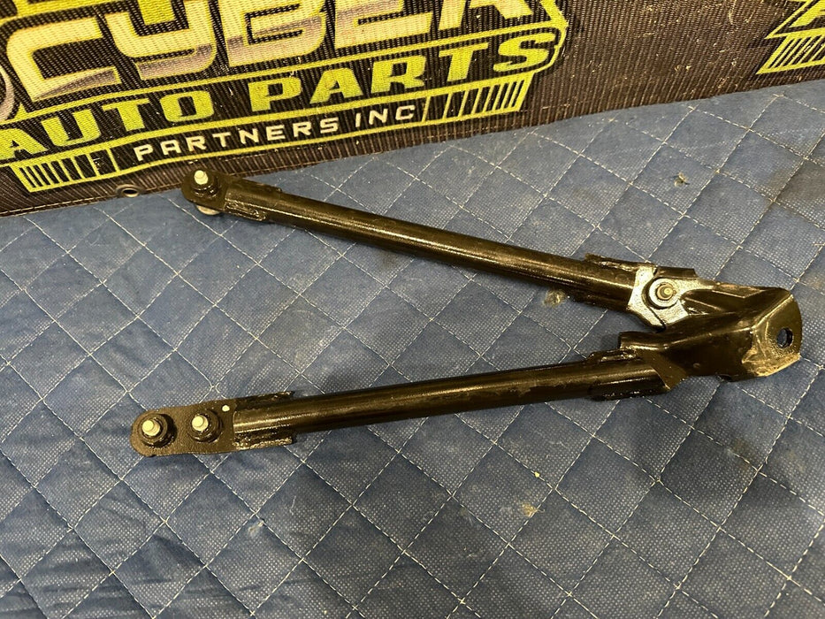 2015-2020 BMW M4 F82 FRONT LEFT DRIVER ENGINE STRUT BAR BRACE MOUNT OEM