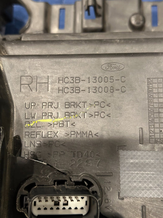 2017-2019 FORD F250 F350 F450 RIGHT PASSENGER LED HEADLIGHT OEM ~DAMAGE~