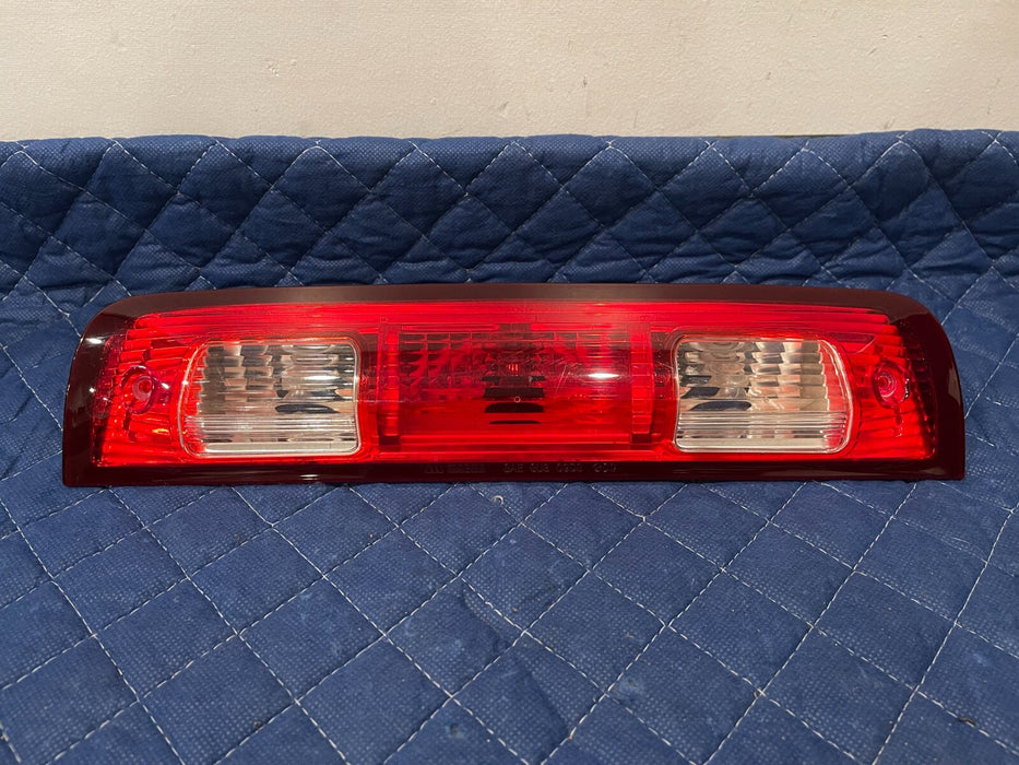 2017 DODGE RAM 2500 REAR UPPER CENTER CAB 3RD THIRD BRAKE STOP LIGHT OEM