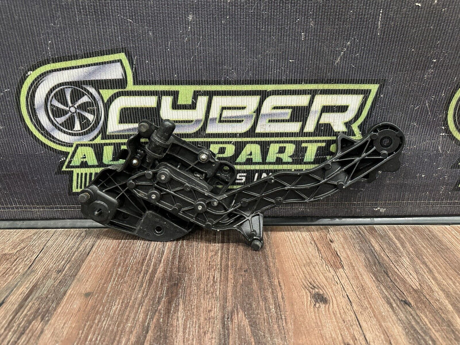 2017 2018 AUDI R8 PLUS RIGHT ROOF FRAME LINKAGE PROTRUSION BRACKET ASSEMBLY OEM