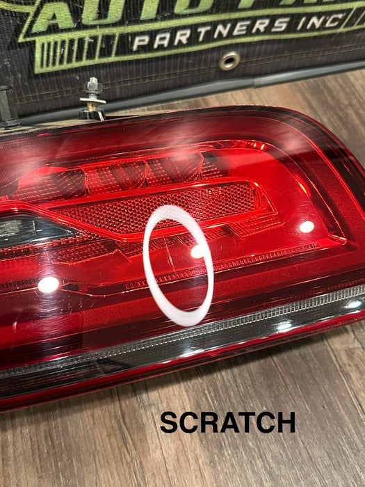 2014 AUDI R8 DRIVER LEFT LED TAIL LIGHT OEM *SCRATCHES 5-6* 420 945 095 L