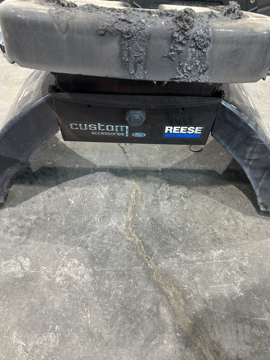 2017-2019 FORD F450 SUPERDUTY 5TH WHEEL HITCH REESE HC3J-5B110-AB