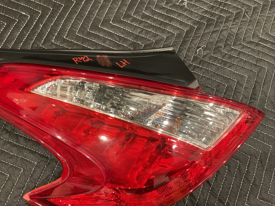 2011 NISSAN 370Z SPORT COUPE LH TAIL LIGHT LEFT DRIVER SIDE OEM 2009-2020~DAMAGE