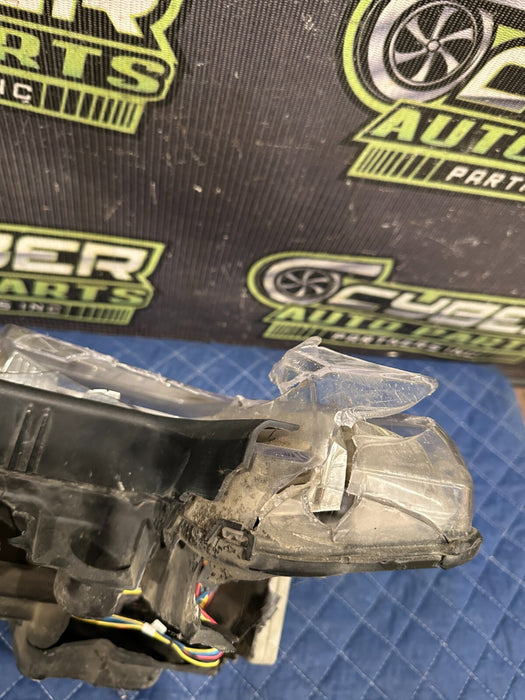 2017-2019 FORD F250 F350 F450 DRIVER LEFT LED HEADLIGHT OEM ~DAMAGE CRACKED~