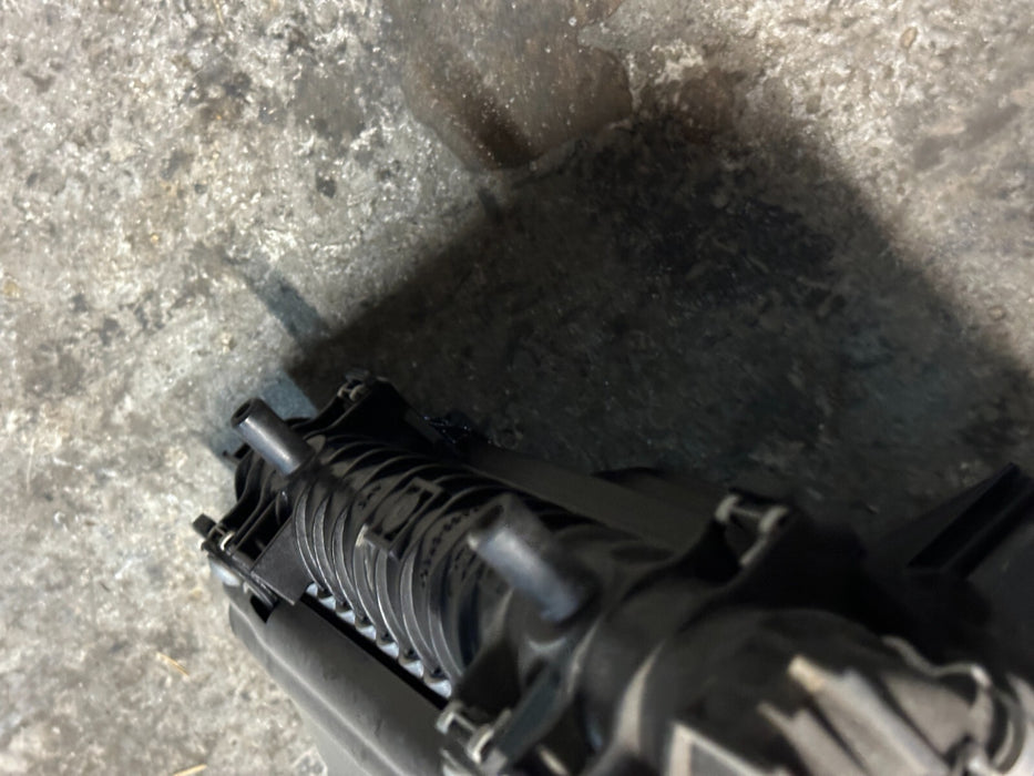 2017 AUDI R8 V10 FRONT RIGHT RADIATOR A/C CONDENSER 4S0 816 411 4S0 121 252 B