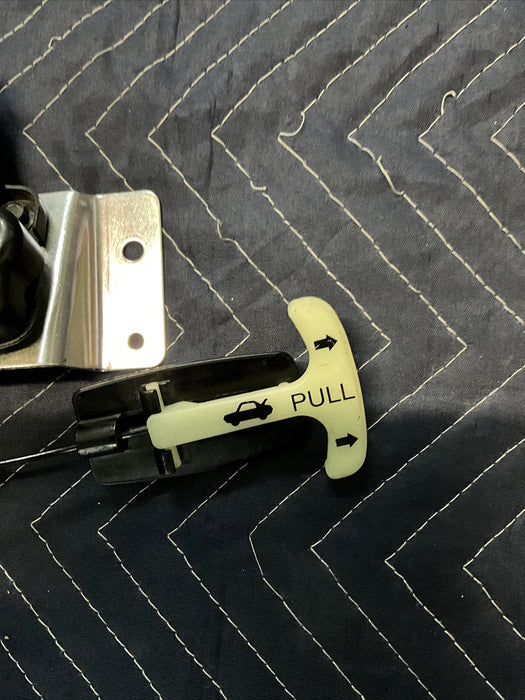 2017 NISSAN 370Z COUPE TRUNK RELEASE LOCK LATCH OEM W/EMERGENCY PULL TAB 09-2020