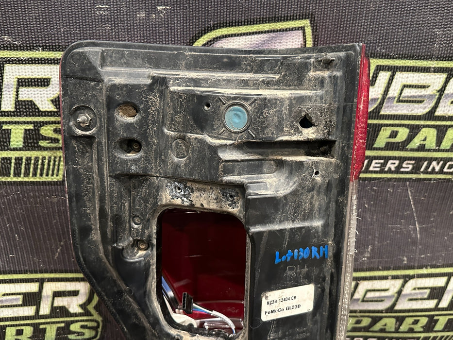 2017-2019 FORD F250 F350 F450 RIGHT LED TAIL LIGHT OEM *PARTS ONLY!* *WEAR 5-11*