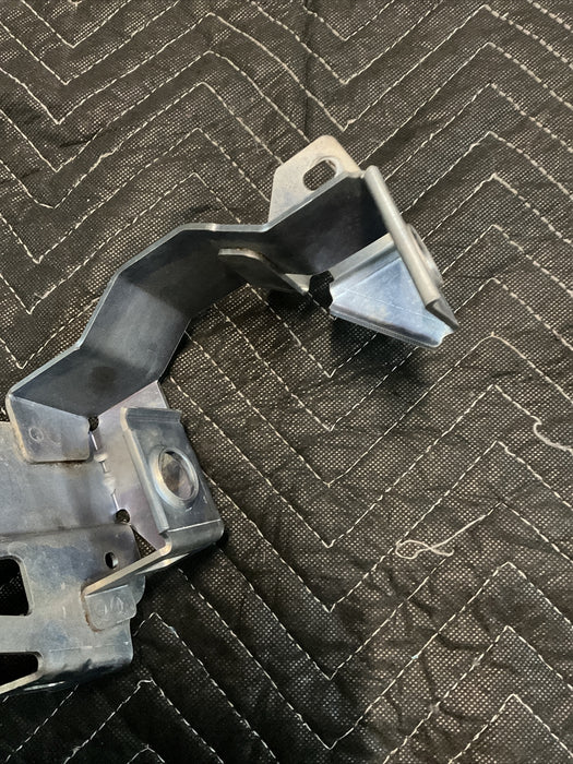 2018-2021 MERCEDES E63S AMG FRONT LEFT AUXILIARY COOLER BRACKET OEM A2135005500