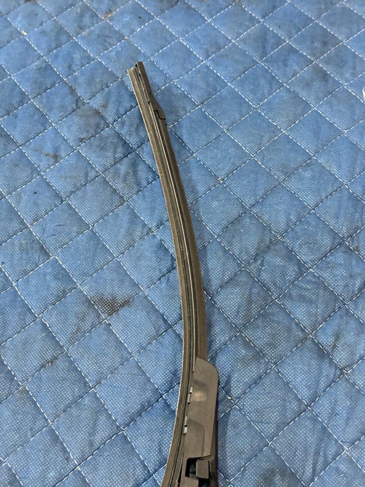 2012 2014 AUDI R8 FRONT PASSENGER RIGHT WINDSHIELD WIPER OEM