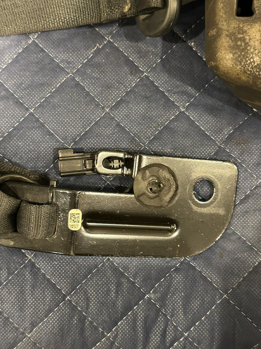 2017-2019 FORD F250 F350 F450 XLT REAR MIDDLE CENTER SEAT BELT SEATBELT OEM WEAR