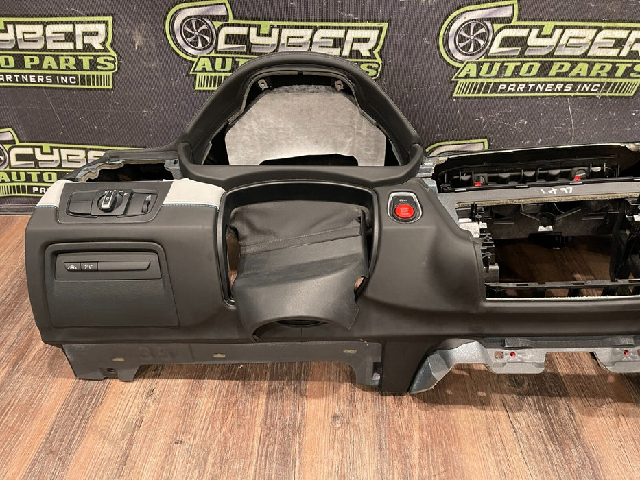 2020 BMW M4 F82 DASH DASHBOARD PANEL W/ BAG OEM *MINOR FLAW/READ*