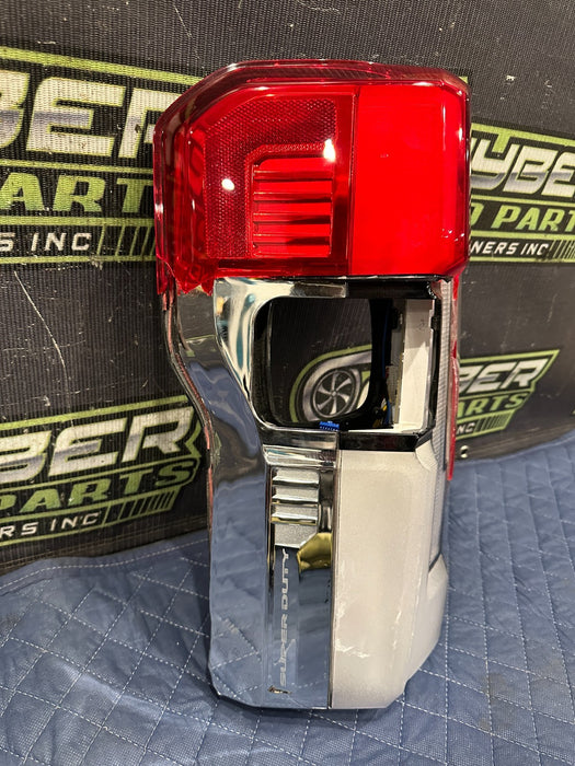 2023-2024 FORD F250 F350 DRIVER LEFT LED TAIL LIGHT OEM *DAMAGED*