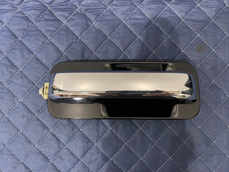 2017-2019 FORD F250 F350 F450 REAR DRIVER LEFT BLACK/CHROME DOOR HANDLE (G1)