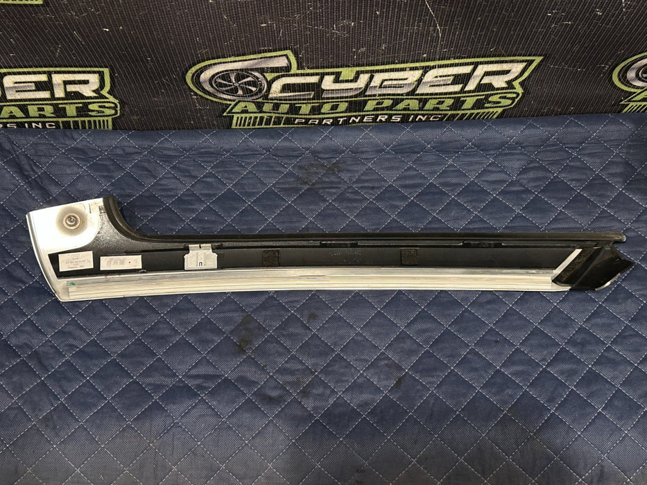 2014 AUDI R8 SPYDER WINDSHIELD PILLAR MOLDING OEM 427 853 265 D ~MINOR DENT~