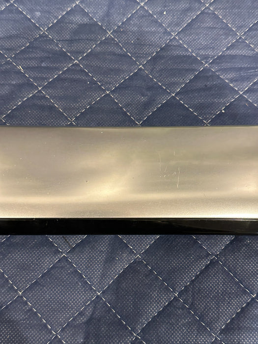 2014 AUDI R8 SPYDER RIGHT WINDSHIELD PILLAR MOLDING TRIM 427 853 266 D ~FLAW~