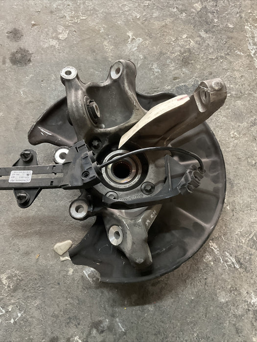 2014 MERCEDES S550 W222 PASSENGER RIGHT REAR SPINDLE KNUCKLE HUB OEM