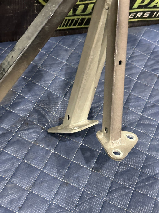 2014 AUDI R8 FRONT DRIVER FRAME RAIL BRACE FENDER MOUNT BRACKET 420 805 357 C