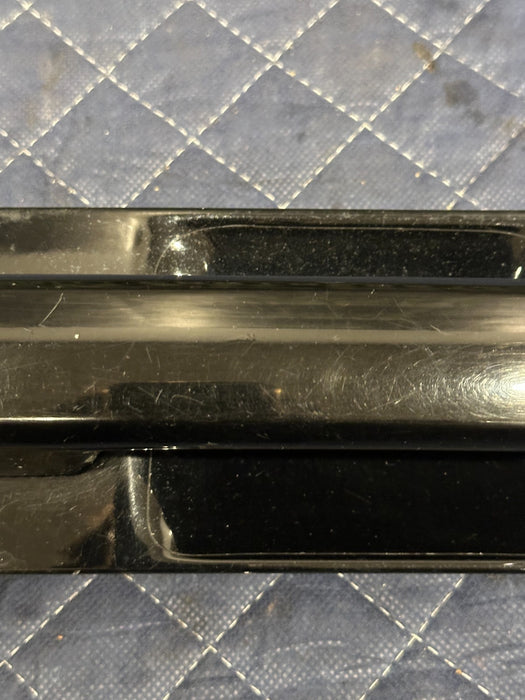 2017-2019 FORD F250 F350 F450 REAR LEFT DOOR HANDLE OEM BLACK PEARL G1 *FLAW*