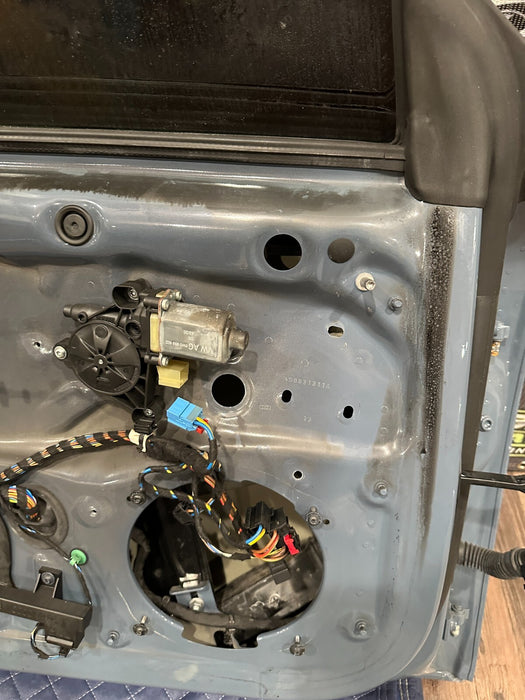 2017 2021 AUDI R8 LEFT DRIVER DOOR SHELL KEMORA GRAY  4S0 831 311 A "MINOR BURN"